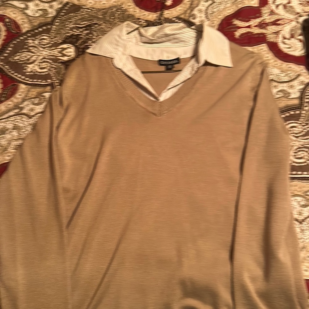 Women’s sweater with white and tan built in collar